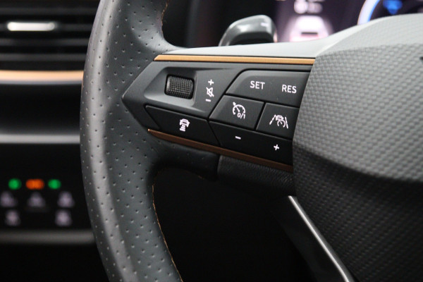 CUPRA Leon Sportstourer 1.4 e-Hybrid 204 PK Business PHEV, Panoramadak, Camera, Winterpakket, Kuipstoelen