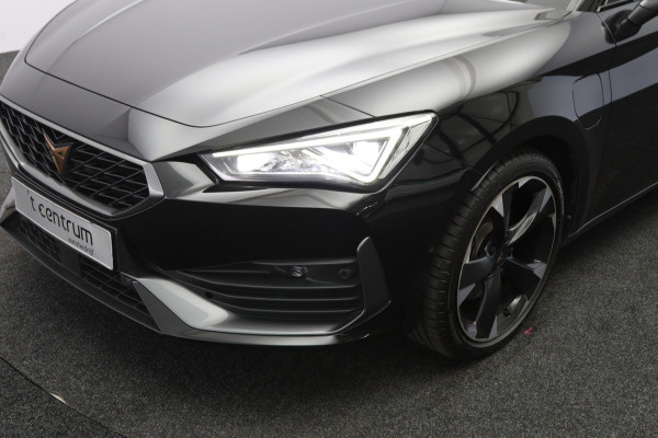 CUPRA Leon Sportstourer 1.4 e-Hybrid 204 PK Business PHEV, Panoramadak, Camera, Winterpakket, Kuipstoelen