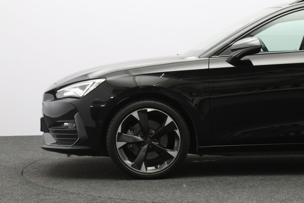 CUPRA Leon Sportstourer 1.4 e-Hybrid 204 PK Business PHEV, Panoramadak, Camera, Winterpakket, Kuipstoelen