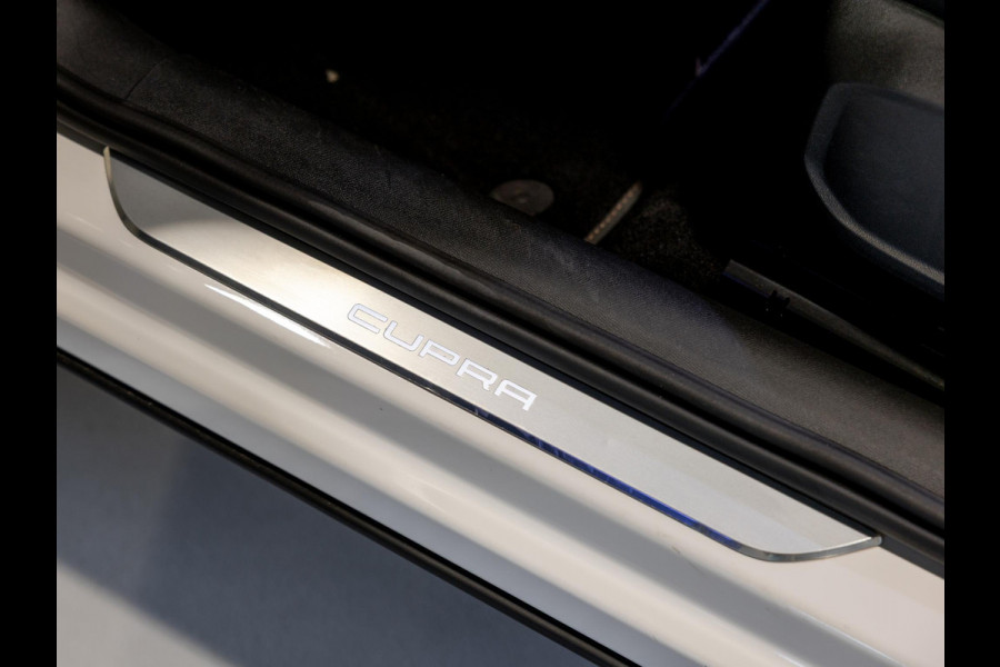 CUPRA Formentor 1.4 e-Hybrid Business SOH 92% / 204pk / Trekhaak / Achteruitrij camera /