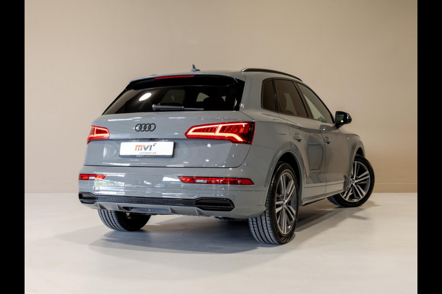 Audi Q5 50 TFSI e quattro S-Line edition SOH 92% / 300pk / Panorama dak / Trekhaak / Rondomzicht camera /