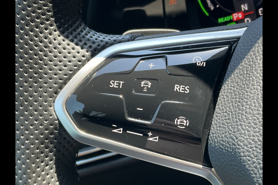Volkswagen Golf 1.4 eHybrid GTE PHEV 259PK Afn.Trekhaak Adap.Cruise SOH 90.1% Led Camera Stoelverw Orig.NL UITSTRALING!