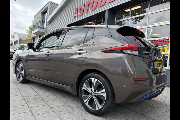 Nissan Leaf Tekna 40 kWh - Automaat I Navigatie I Camera 360 I PDC I LED I Leer I Sport velgen I Dealer onderhouden
