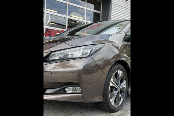 Nissan Leaf Tekna 40 kWh - Automaat I Navigatie I Camera 360 I PDC I LED I Leer I Sport velgen I Dealer onderhouden