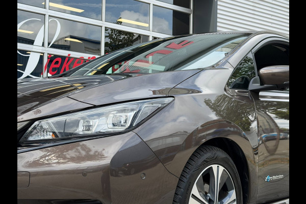 Nissan Leaf Tekna 40 kWh - Automaat I Navigatie I Camera 360 I PDC I LED I Leer I Sport velgen I Dealer onderhouden