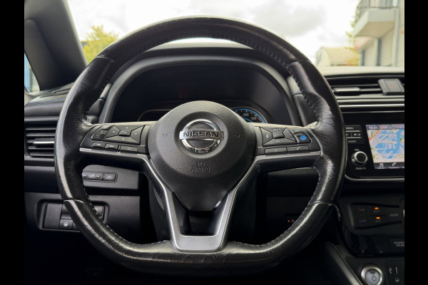 Nissan Leaf Tekna 40 kWh - Automaat I Navigatie I Camera 360 I PDC I LED I Leer I Sport velgen I Dealer onderhouden