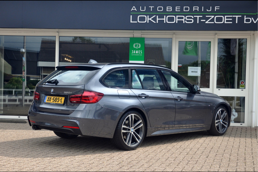 BMW 3 Serie Touring 320i M-Sport Edition | Camera | 19 Inch | 67.000 km!