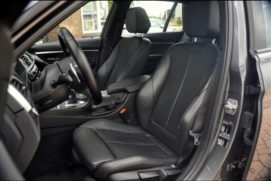 BMW 3 Serie Touring 320i M-Sport Edition | Camera | 19 Inch | 67.000 km!