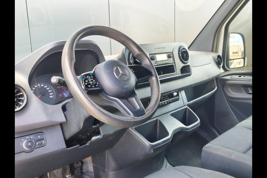Mercedes-Benz Sprinter 316 RWD AUTOMAAT 3500KG TREKHAAK L2H2 AIRCO CRUISE
