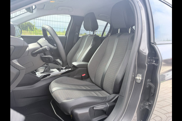 Peugeot 208 1.2 PureTech Blue Lease Allure | Camera | PDC | Carplay |