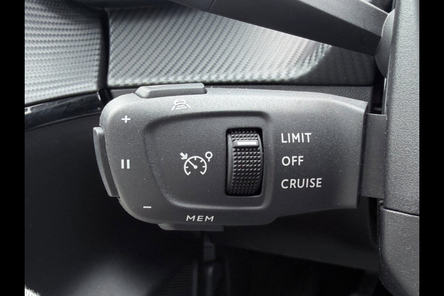 Peugeot 208 1.2 PureTech Blue Lease Allure | Camera | PDC | Carplay |