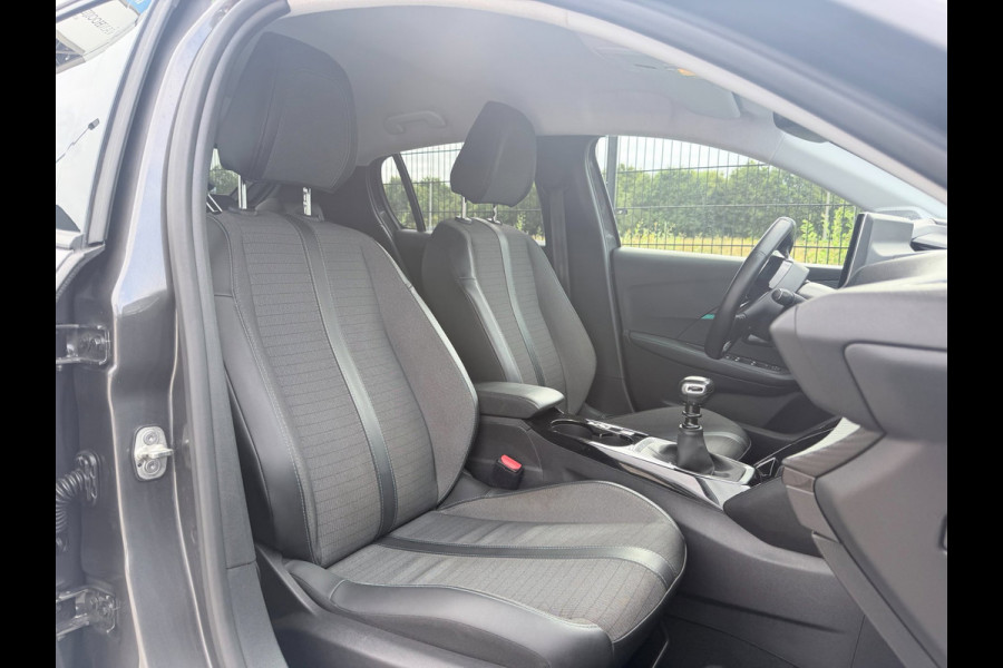 Peugeot 208 1.2 PureTech Blue Lease Allure | Camera | PDC | Carplay |