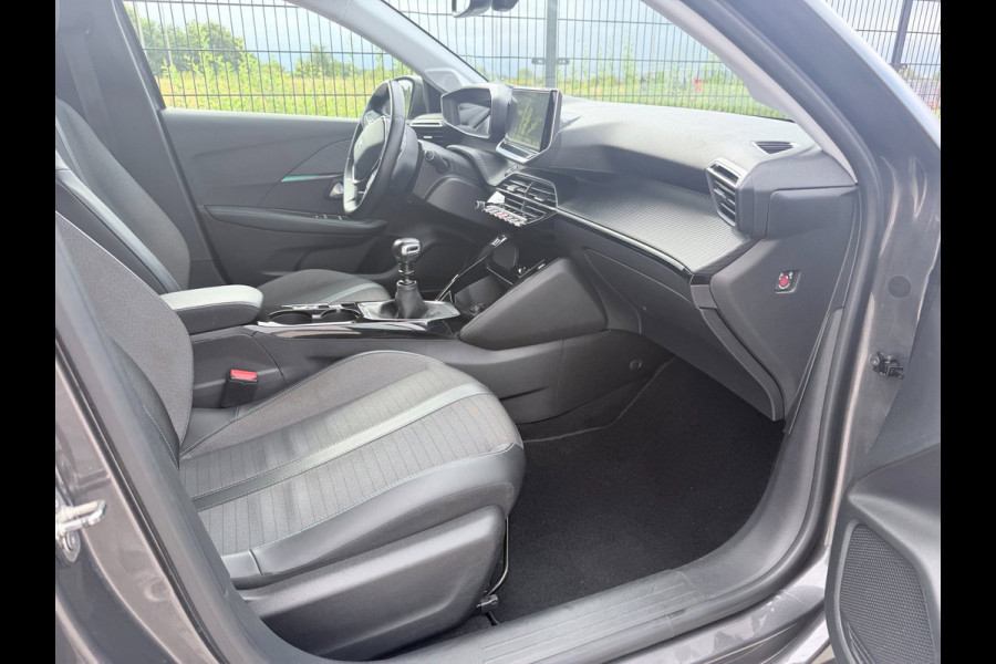 Peugeot 208 1.2 PureTech Blue Lease Allure | Camera | PDC | Carplay |