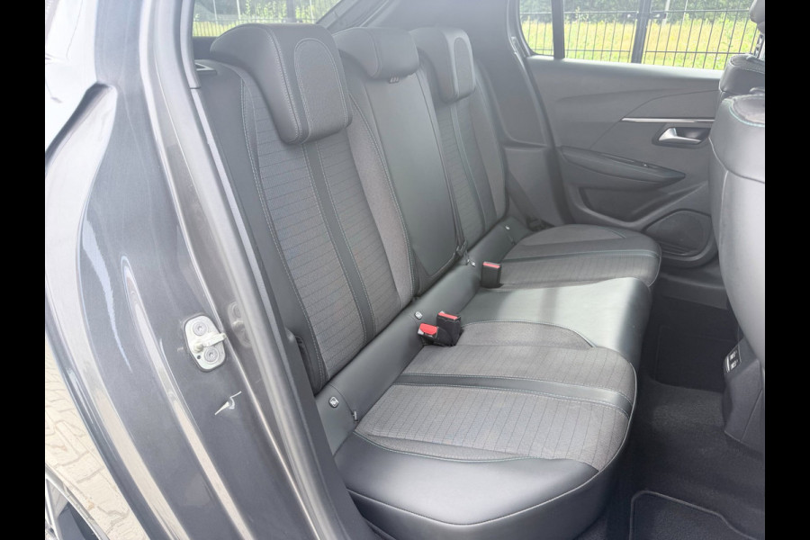 Peugeot 208 1.2 PureTech Blue Lease Allure | Camera | PDC | Carplay |