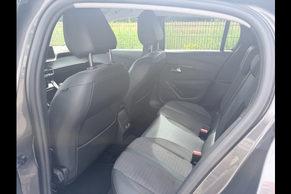 Peugeot 208 1.2 PureTech Blue Lease Allure | Camera | PDC | Carplay |