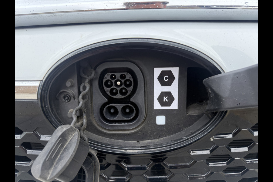 Maxus eDeliver 9 72kWh 204PK Elektrisch 72kWh 280km WLTP L3H2 ACC Stoelverwarming Snelladen LED Carplay Parkeersensoren v+a Airco BPM Vrij