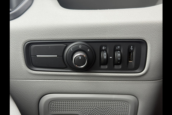 Maxus eDeliver 9 72kWh 204PK Elektrisch 72kWh 280km WLTP L3H2 ACC Stoelverwarming Snelladen LED Carplay Parkeersensoren v+a Airco BPM Vrij