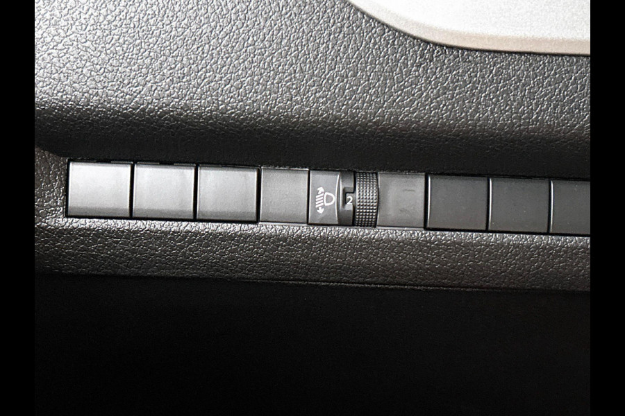 Opel Vivaro 145pk Automaat Dubbele Cabine L3H1 Navigatie Apple Carplay Cruise control Trekhaak