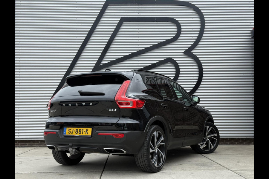 Volvo XC40 2.0 T5 AWD R-Design Intro Edition 1e Eigenaar|Pano|H&K|Camera|Trekhaak|Adap Cruise|Stuur+Stoel verw V+A|Carplay|Elek Achterklep|PDC V+A|N.A.P|APK tot 04-2027