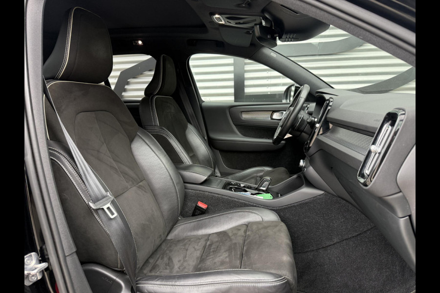 Volvo XC40 2.0 T5 AWD R-Design Intro Edition 1e Eigenaar|Pano|H&K|Camera|Trekhaak|Adap Cruise|Stuur+Stoel verw V+A|Carplay|Elek Achterklep|PDC V+A|N.A.P|APK tot 04-2027