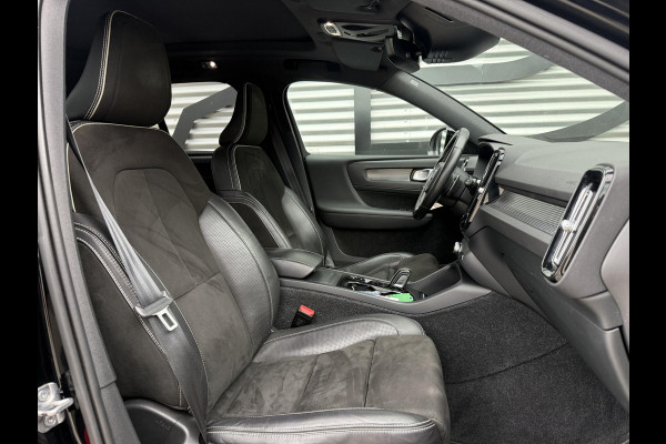 Volvo XC40 2.0 T5 AWD R-Design Intro Edition 1e Eigenaar|Pano|H&K|Camera|Trekhaak|Adap Cruise|Stuur+Stoel verw V+A|Carplay|Elek Achterklep|PDC V+A|N.A.P|APK tot 04-2027