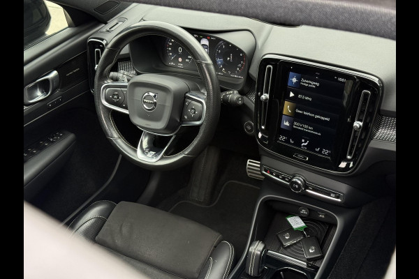 Volvo XC40 2.0 T5 AWD R-Design Intro Edition 1e Eigenaar|Pano|H&K|Camera|Trekhaak|Adap Cruise|Stuur+Stoel verw V+A|Carplay|Elek Achterklep|PDC V+A|N.A.P|APK tot 04-2027