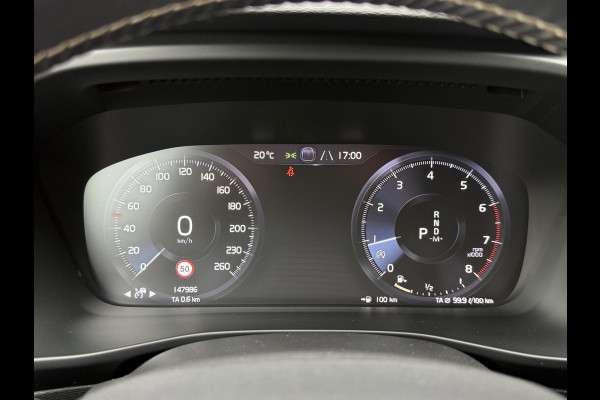Volvo XC40 2.0 T5 AWD R-Design Intro Edition 1e Eigenaar|Pano|H&K|Camera|Trekhaak|Adap Cruise|Stuur+Stoel verw V+A|Carplay|Elek Achterklep|PDC V+A|N.A.P|APK tot 04-2027