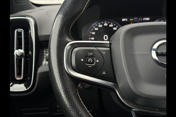 Volvo XC40 2.0 T5 AWD R-Design Intro Edition 1e Eigenaar|Pano|H&K|Camera|Trekhaak|Adap Cruise|Stuur+Stoel verw V+A|Carplay|Elek Achterklep|PDC V+A|N.A.P|APK tot 04-2027