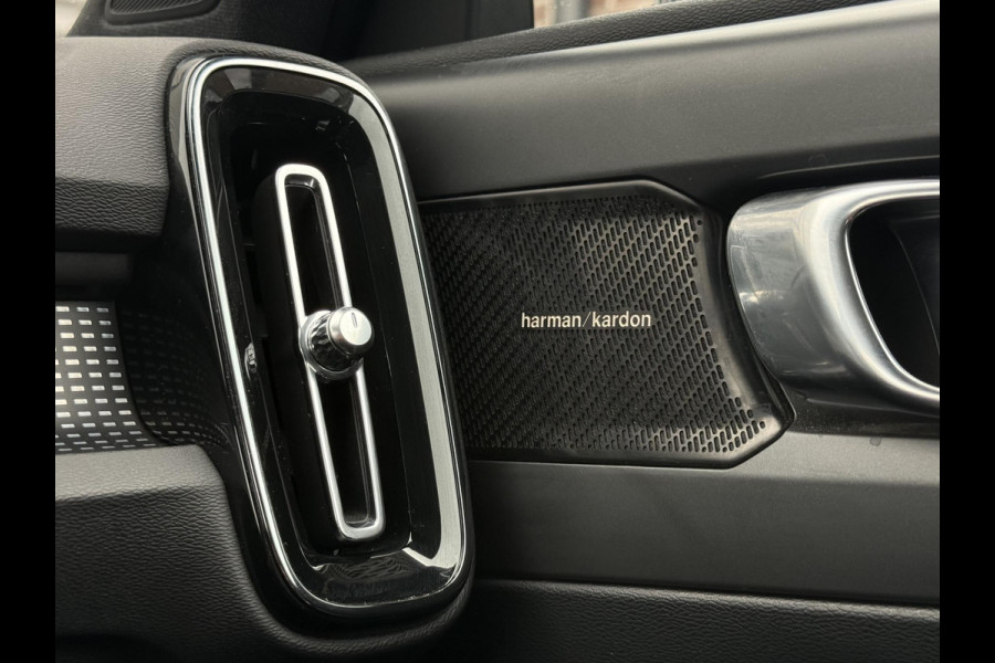 Volvo XC40 2.0 T5 AWD R-Design Intro Edition 1e Eigenaar|Pano|H&K|Camera|Trekhaak|Adap Cruise|Stuur+Stoel verw V+A|Carplay|Elek Achterklep|PDC V+A|N.A.P|APK tot 04-2027