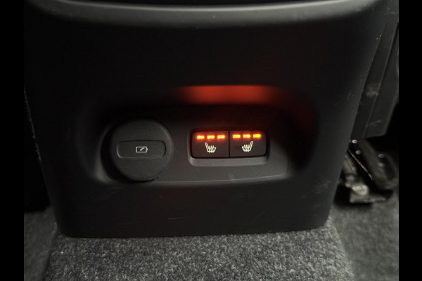 Volvo XC40 2.0 T5 AWD R-Design Intro Edition 1e Eigenaar|Pano|H&K|Camera|Trekhaak|Adap Cruise|Stuur+Stoel verw V+A|Carplay|Elek Achterklep|PDC V+A|N.A.P|APK tot 04-2027