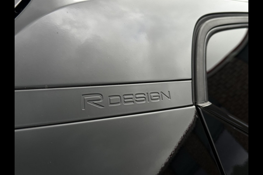Volvo XC40 2.0 T5 AWD R-Design Intro Edition 1e Eigenaar|Pano|H&K|Camera|Trekhaak|Adap Cruise|Stuur+Stoel verw V+A|Carplay|Elek Achterklep|PDC V+A|N.A.P|APK tot 04-2027