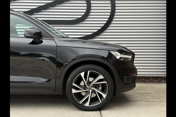 Volvo XC40 2.0 T5 AWD R-Design Intro Edition 1e Eigenaar|Pano|H&K|Camera|Trekhaak|Adap Cruise|Stuur+Stoel verw V+A|Carplay|Elek Achterklep|PDC V+A|N.A.P|APK tot 04-2027