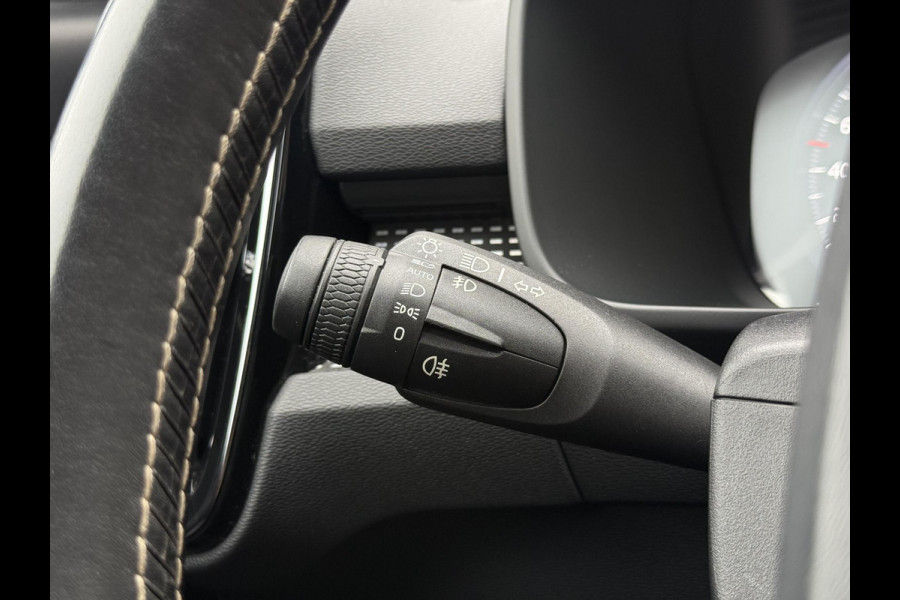 Volvo XC40 2.0 T5 AWD R-Design Intro Edition 1e Eigenaar|Pano|H&K|Camera|Trekhaak|Adap Cruise|Stuur+Stoel verw V+A|Carplay|Elek Achterklep|PDC V+A|N.A.P|APK tot 04-2027