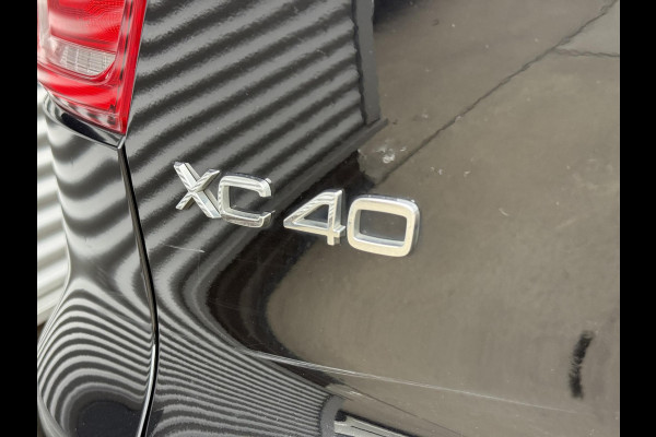 Volvo XC40 2.0 T5 AWD R-Design Intro Edition 1e Eigenaar|Pano|H&K|Camera|Trekhaak|Adap Cruise|Stuur+Stoel verw V+A|Carplay|Elek Achterklep|PDC V+A|N.A.P|APK tot 04-2027