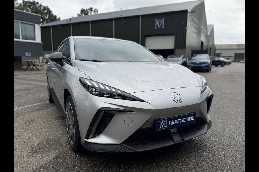 MG Mg4 electric Luxury 64 kWh MG GARANTIE T/M 07-2031| ELEK. STOEL| STOEL + STUURVERWARMING | KEYLESS|  DODE HOEK| VOL OPTIES