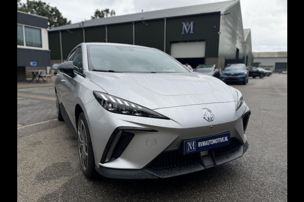 MG Mg4 electric Luxury 64 kWh MG GARANTIE T/M 07-2031| ELEK. STOEL| STOEL + STUURVERWARMING | KEYLESS|  DODE HOEK| VOL OPTIES