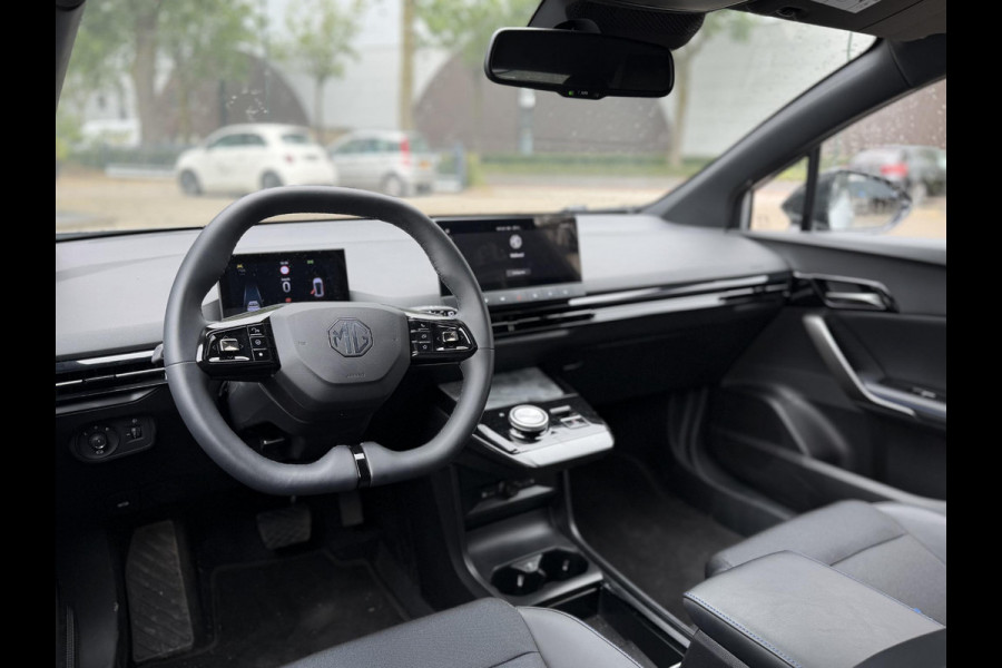 MG Mg4 electric Luxury 64 kWh MG GARANTIE T/M 07-2031| ELEK. STOEL| STOEL + STUURVERWARMING | KEYLESS|  DODE HOEK| VOL OPTIES