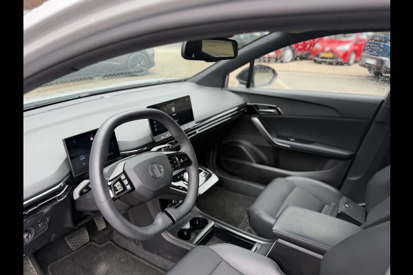 MG Mg4 electric Luxury 64 kWh MG GARANTIE T/M 07-2031| ELEK. STOEL| STOEL + STUURVERWARMING | KEYLESS|  DODE HOEK| VOL OPTIES