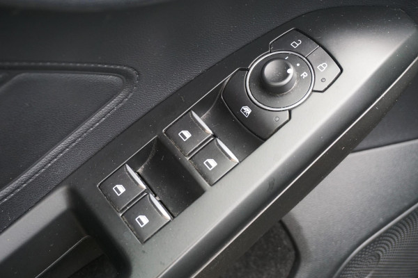 Ford FOCUS Wagon 1.0 EcoB.125PK Hybrid Business/Camera/1e Eigenaar/ Metallic Black.