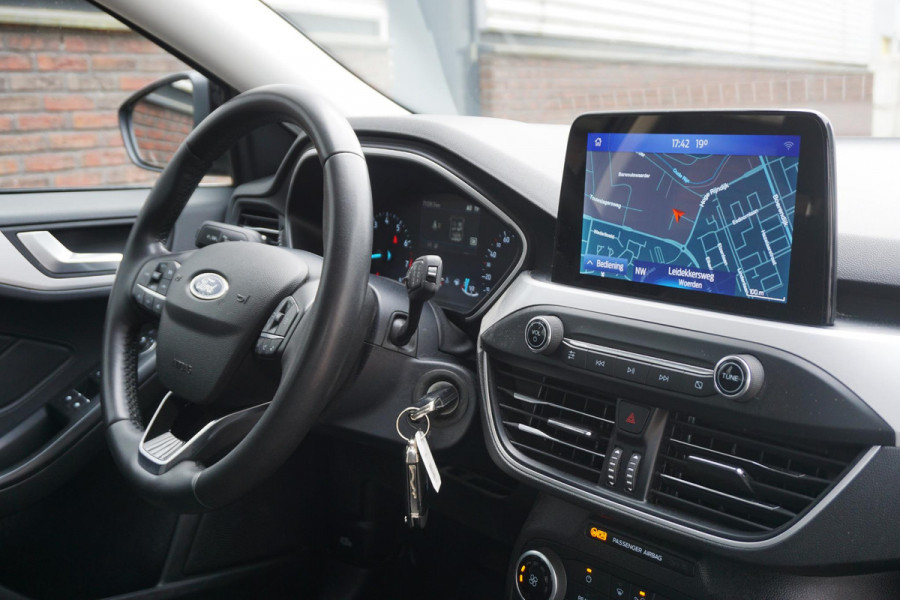Ford FOCUS Wagon 1.0 EcoB.125PK Hybrid Business/Camera/1e Eigenaar/ Metallic Black.