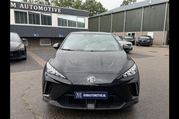 MG Mg4 electric Luxury 64 kWh | 360 CAMERA| 7 JAAR MG GARANTIE T/M 07-2031| ELEK. STOEL| DODE HOEK SENSOR| STOEL + STUURVERWARMING| ADAPTIVE CRUISE CONTROL |