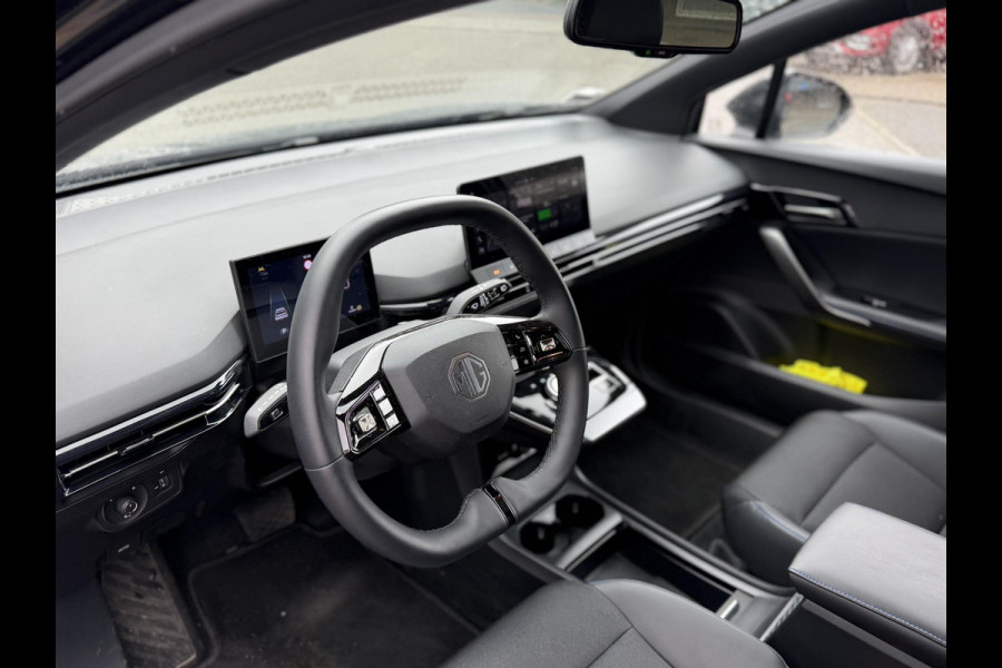 MG Mg4 electric Luxury 64 kWh | 360 CAMERA| 7 JAAR MG GARANTIE T/M 07-2031| ELEK. STOEL| DODE HOEK SENSOR| STOEL + STUURVERWARMING| ADAPTIVE CRUISE CONTROL |