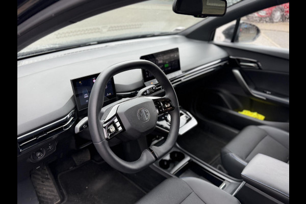 MG Mg4 electric Luxury 64 kWh | 360 CAMERA| 7 JAAR MG GARANTIE T/M 07-2031| ELEK. STOEL| DODE HOEK SENSOR| STOEL + STUURVERWARMING| ADAPTIVE CRUISE CONTROL |