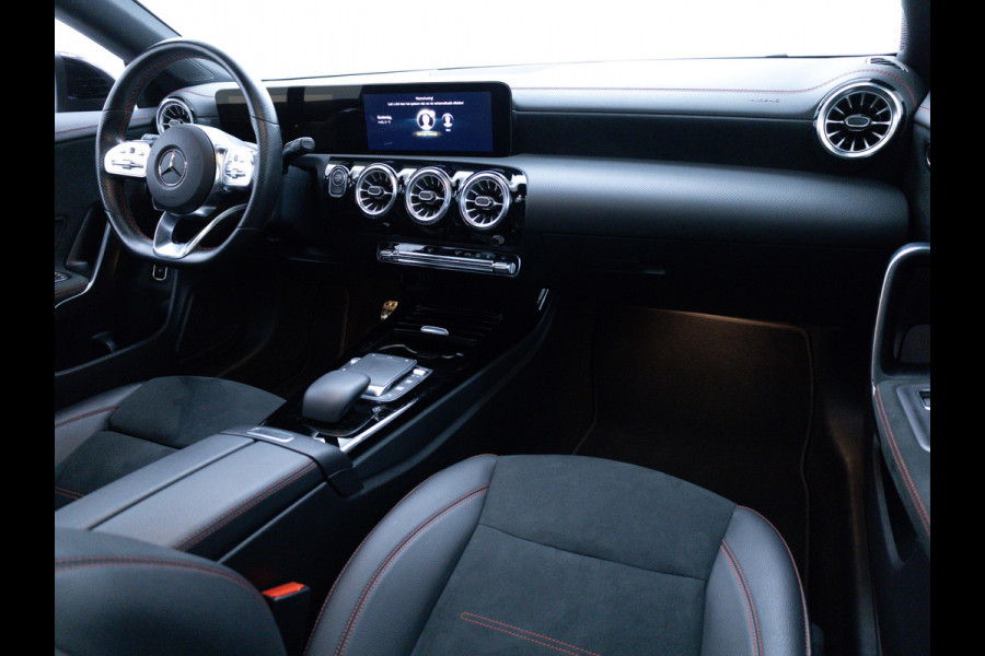 Mercedes-Benz CLA-Klasse Shooting Brake 250 e AMG Line Night Pack 218 PK | Panoramadak | 19 inch | Stoelverwarming | Navigatie | Sfeerverlichting Camera, Car-play, Afn. trekhaak, Multibeam led