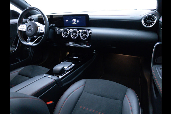Mercedes-Benz CLA-Klasse Shooting Brake 250 e AMG Line Night Pack 218 PK | Panoramadak | 19 inch | Stoelverwarming | Navigatie | Sfeerverlichting Camera, Car-play, Afn. trekhaak, Multibeam led