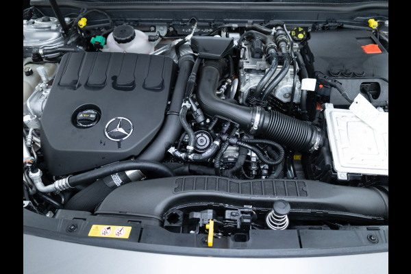 Mercedes-Benz CLA-Klasse Shooting Brake 250 e AMG Line Night Pack 218 PK | Panoramadak | 19 inch | Stoelverwarming | Navigatie | Sfeerverlichting Camera, Car-play, Afn. trekhaak, Multibeam led