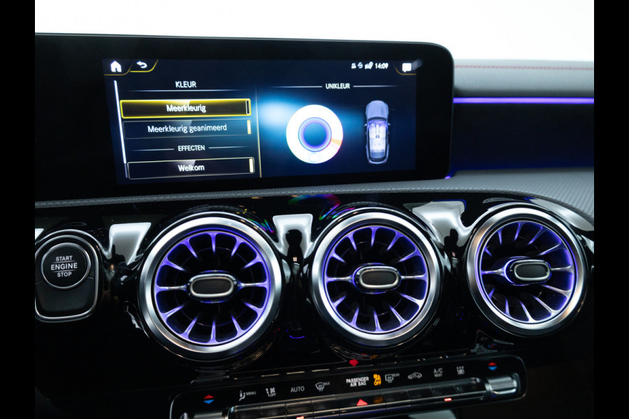 Mercedes-Benz CLA-Klasse Shooting Brake 250 e AMG Line Night Pack 218 PK | Panoramadak | 19 inch | Stoelverwarming | Navigatie | Sfeerverlichting Camera, Car-play, Afn. trekhaak, Multibeam led