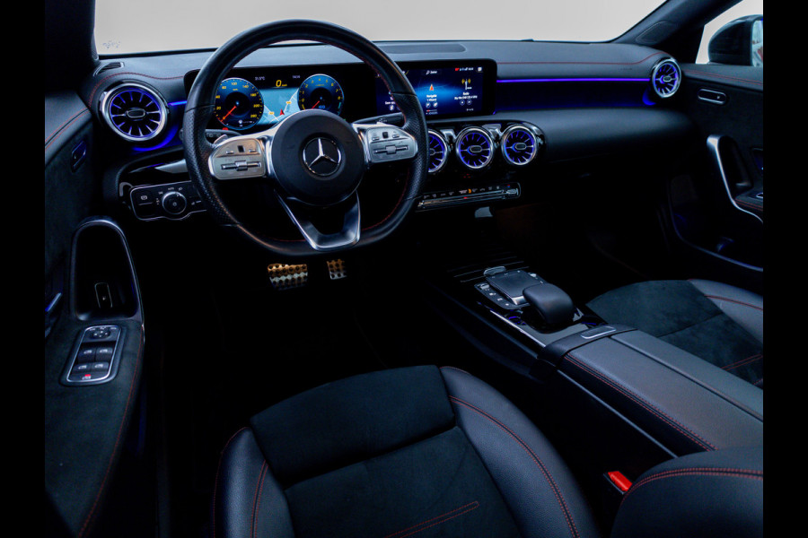 Mercedes-Benz CLA-Klasse Shooting Brake 250 e AMG Line Night Pack 218 PK | Panoramadak | 19 inch | Stoelverwarming | Navigatie | Sfeerverlichting Camera, Car-play, Afn. trekhaak, Multibeam led