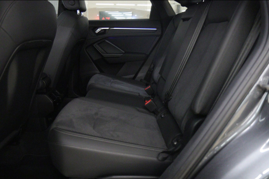 Audi Q3 45 TFSI e 3X S-Line /PANO/CARPLAY/KEYLES/STOELV/BOMVOL