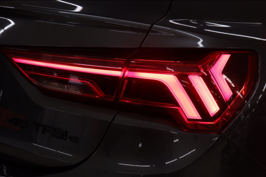 Audi Q3 45 TFSI e 3X S-Line /PANO/CARPLAY/KEYLES/STOELV/BOMVOL